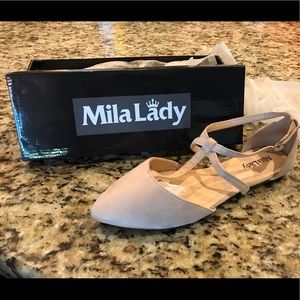 New in box Mila Lady Laurel Nude Flats
